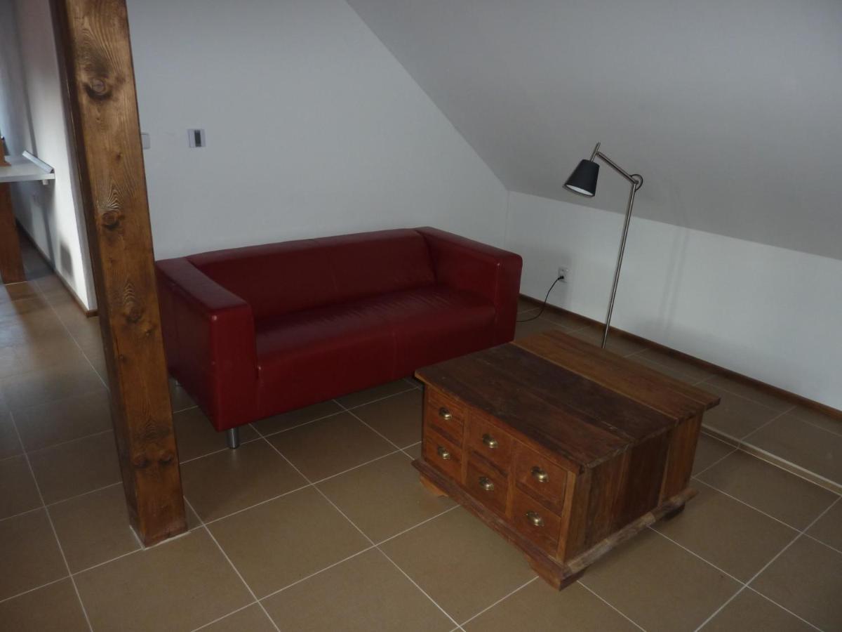 Holubnik Statecnych Zen Kralovych Hotel Luze Room photo